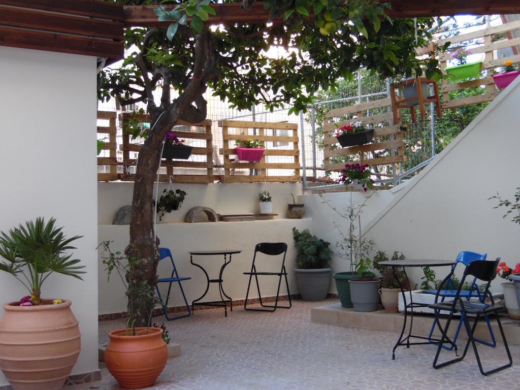 Geana Apartments Chrissi Akti Chania Exterior foto